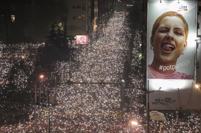 一带一路夺15人命：塞国10万人抗争强人武契奇