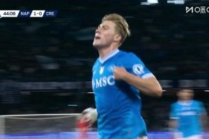 先赛暂第二！那不勒斯4-0克雷莫内塞 德布劳内传射麦克托米奈建功 ...