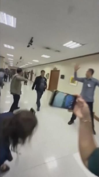 菲律宾参议院发生枪击事件，国际刑事法院通缉政客敦促民众动员起来 ...