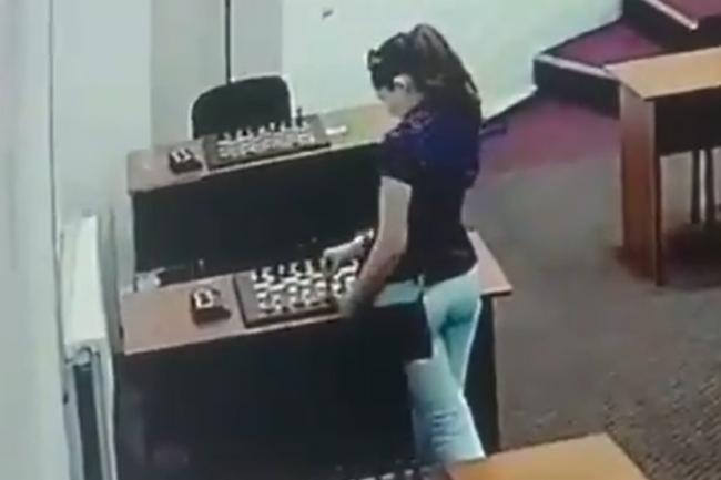 冠军女棋士涂水银毒害对手 恐怖过程全被拍