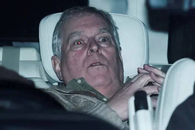 凯特王妃自安德鲁被捕后首露面 开怀大笑气色好