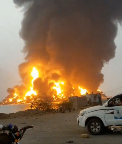 12架F-35奔袭1700里  史上首次隐形战机群大作战