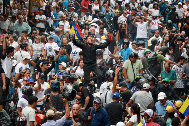 民众走上街头抗议  委内瑞拉局势逐渐失控