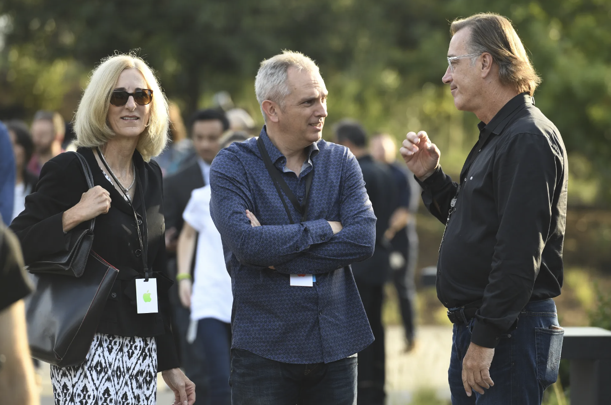 揭秘库克的杀手锏:让苹果高管“退而不休”