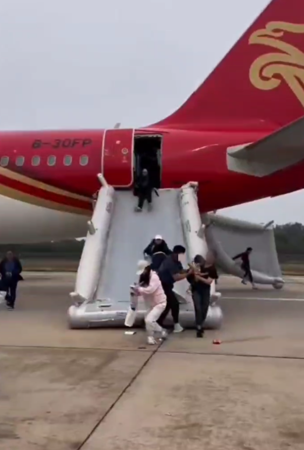 深航航班突然返航 停机释放3个逃生滑梯 航司通报(图)