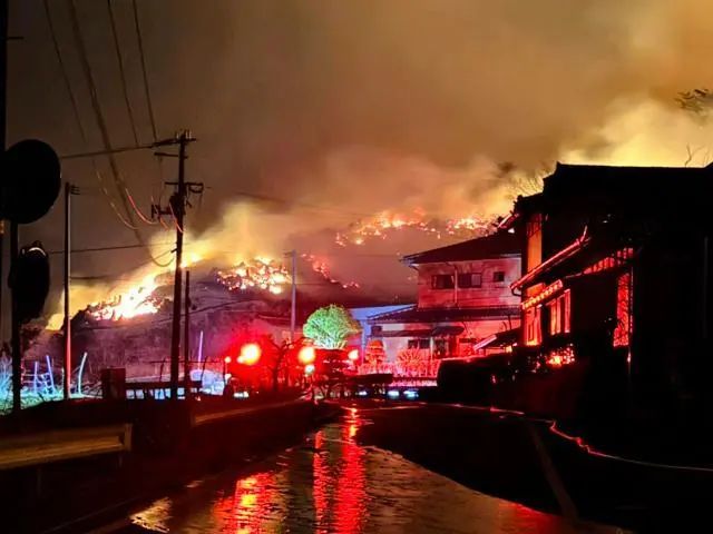 日本山火已经10天 日网疯传“资本放火赶人收地”(图)