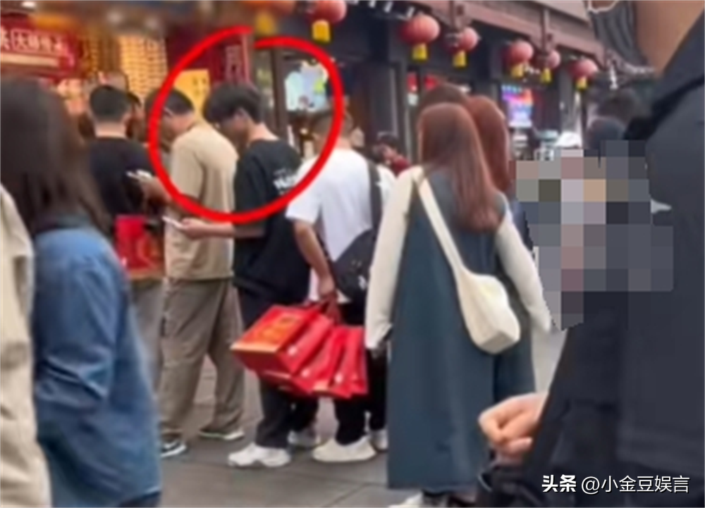 南京夫子庙有鸭子店被曝光虚假排队 官方回应(组图)