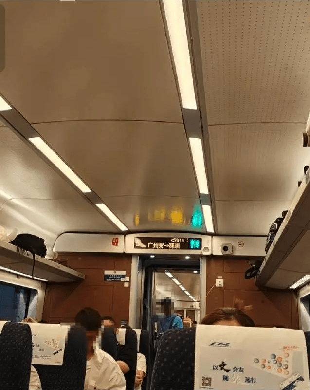 广深高铁途中突断电停车 乘客:断水断电苦等近两小时(图)