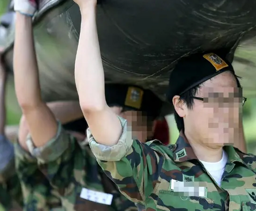 韩国入伍10天新兵疑被体罚致死,军方承认“不合规”(图)