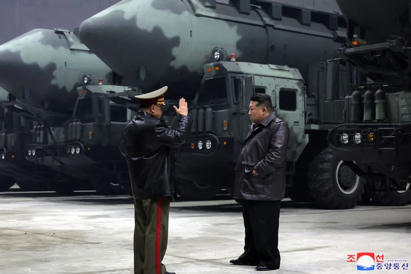 媒体:金正恩视察镇国神器,对准美国,下令一级战备(组图)
