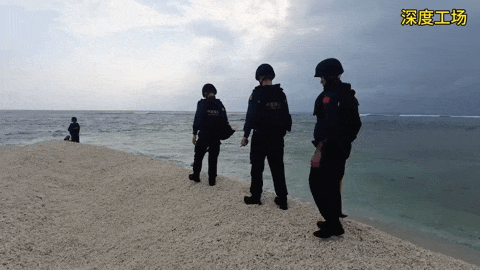 媒体:菲律宾登陆搭帐篷,我海警拿斧头收复南海礁石(图)