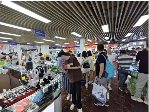 爆了!华为、苹果全都“加价卖”,人群挤满华强北(组图)