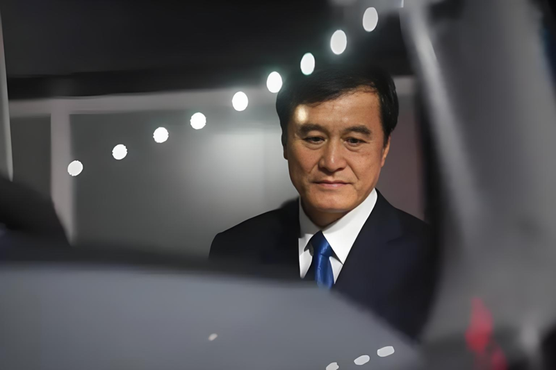 国企大佬“丢弃红色基因”,看有严重政治问题书籍(图)