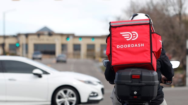 DoorDash拟170亿美元收购Instacart，加速抢占北美生鲜外送市场（配图1）