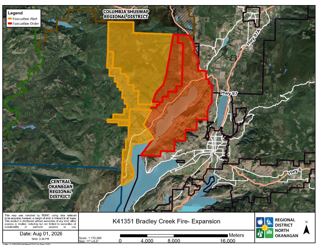 Map showing coloured evacuation order and alerts near Okanagan Lake.