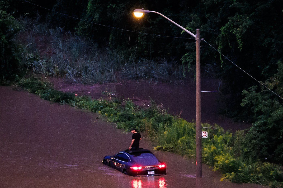 多伦多暴雨致DVP及多条主要道路封闭，预计周四清晨恢复通行（配图1）