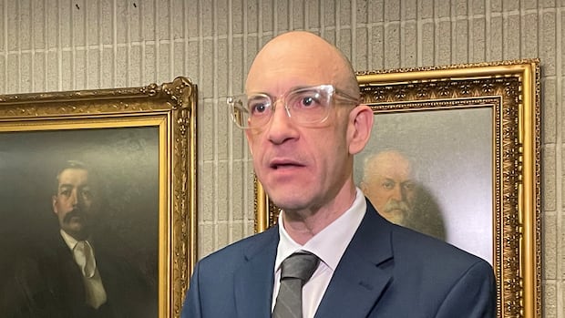 魁北克取消效忠国王誓言引发合法性争议，法律挑战正在进行中（配图1）