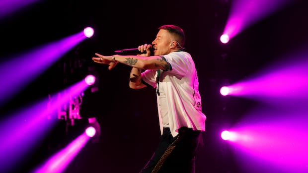 Macklemore“为巴勒斯坦自由”欧洲巡演门票告罄 引关注