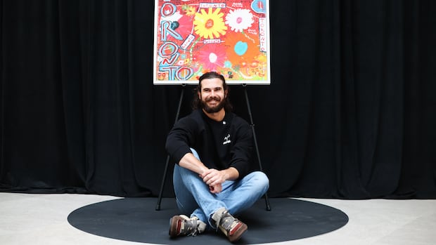 蓝鸟明星投手Dylan Cease的绘画展登陆安省艺术馆，作品与周边商品同步发售