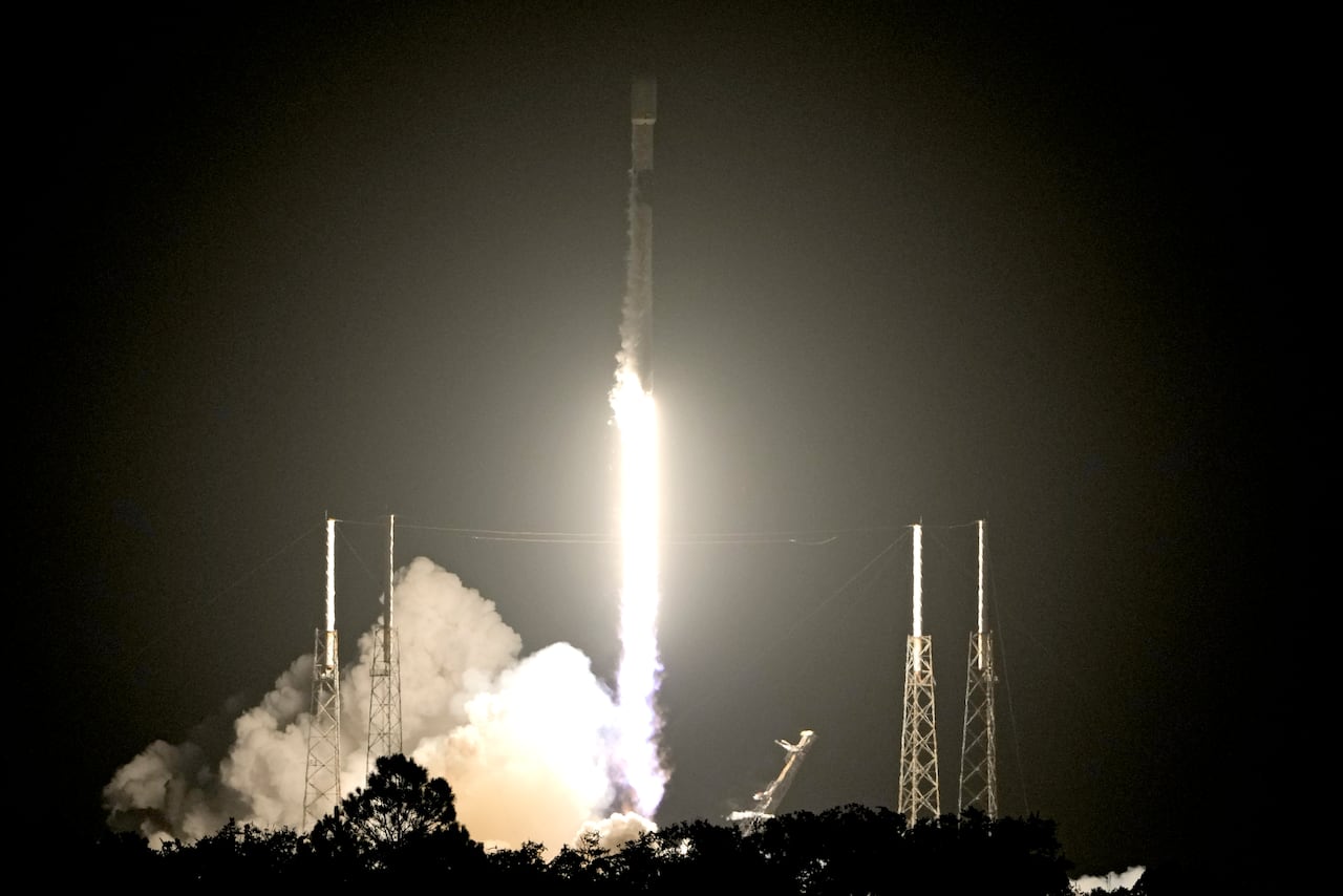 SpaceX Falcon 9火箭发射