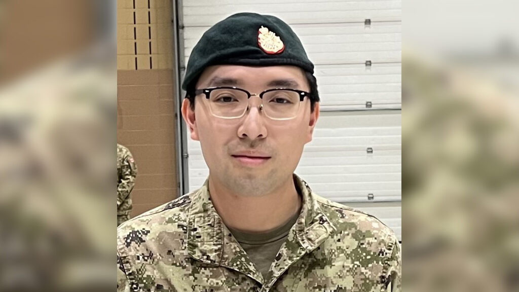 埃德蒙顿士兵黄莫根忠诚奉献 追悼会悼念英勇生命（配图2）