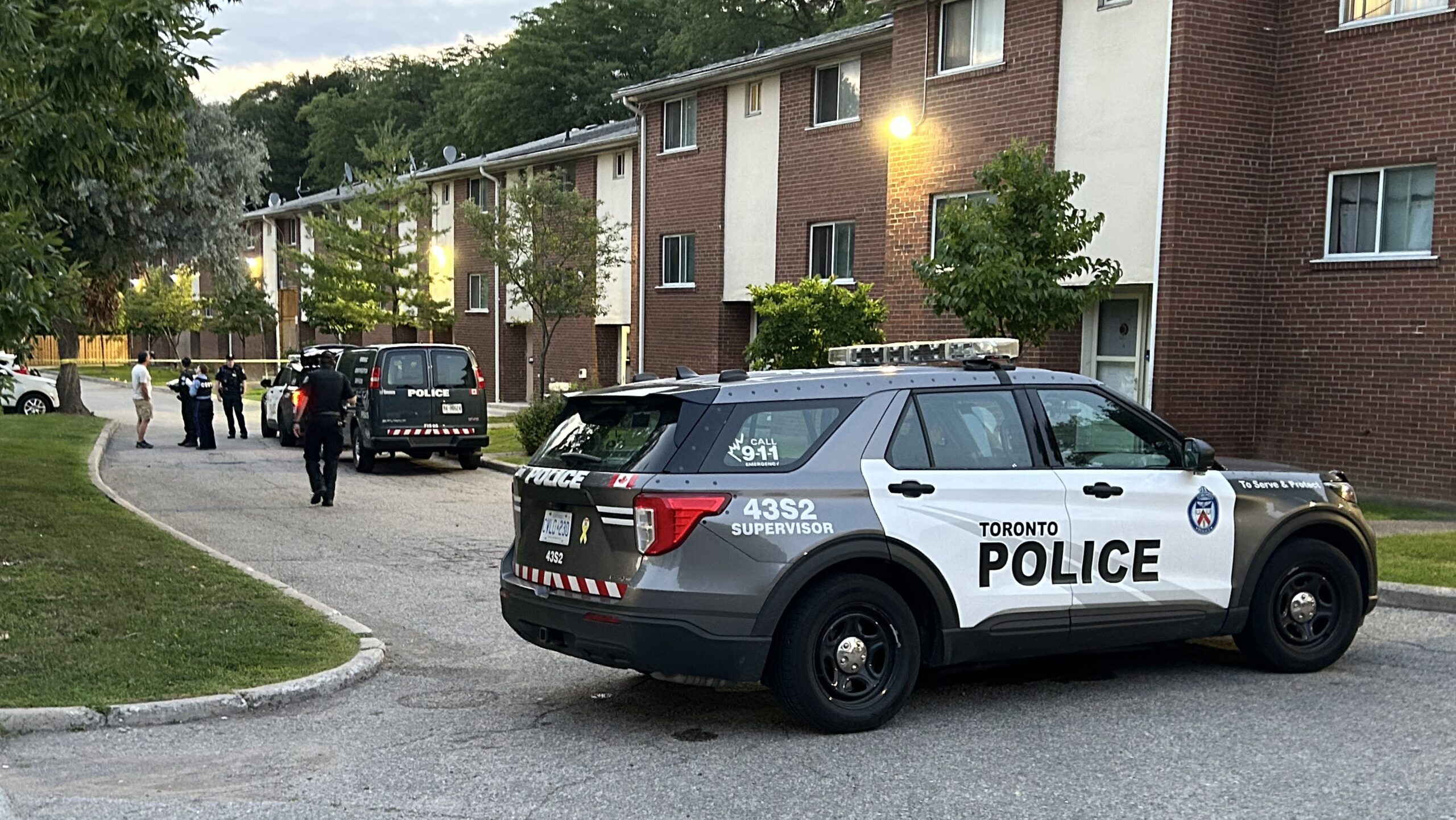 士嘉堡丹齐格街联排别墅外深夜枪击案 警方称为有预谋袭击