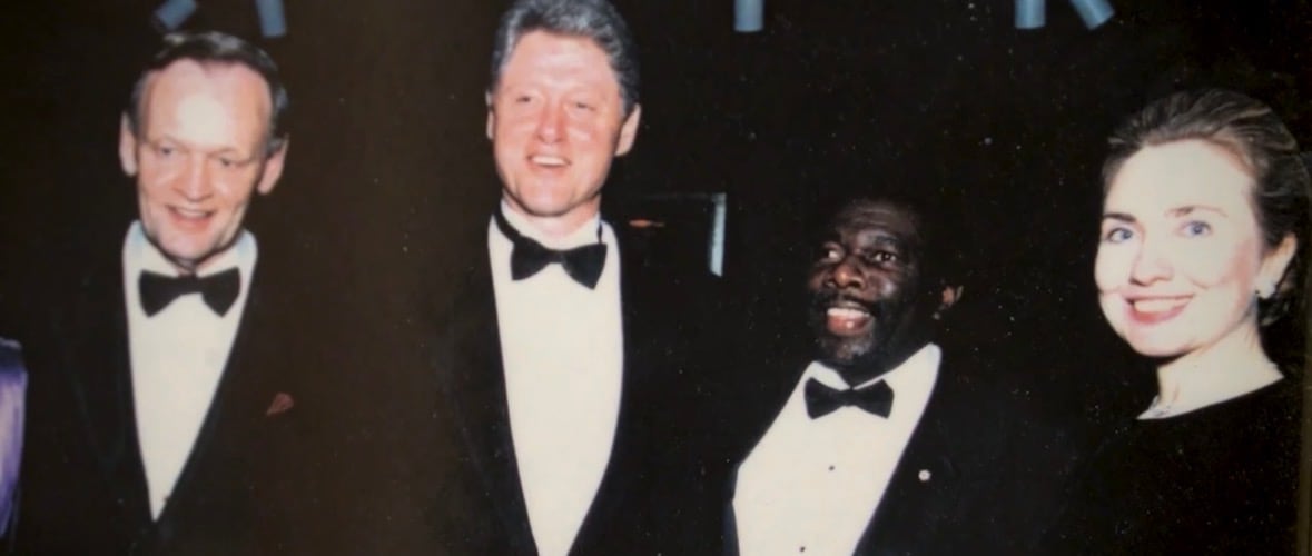 A photo of Oliver Jones with Bill Clinton, Hillary Clinton and Jean Chrétien.