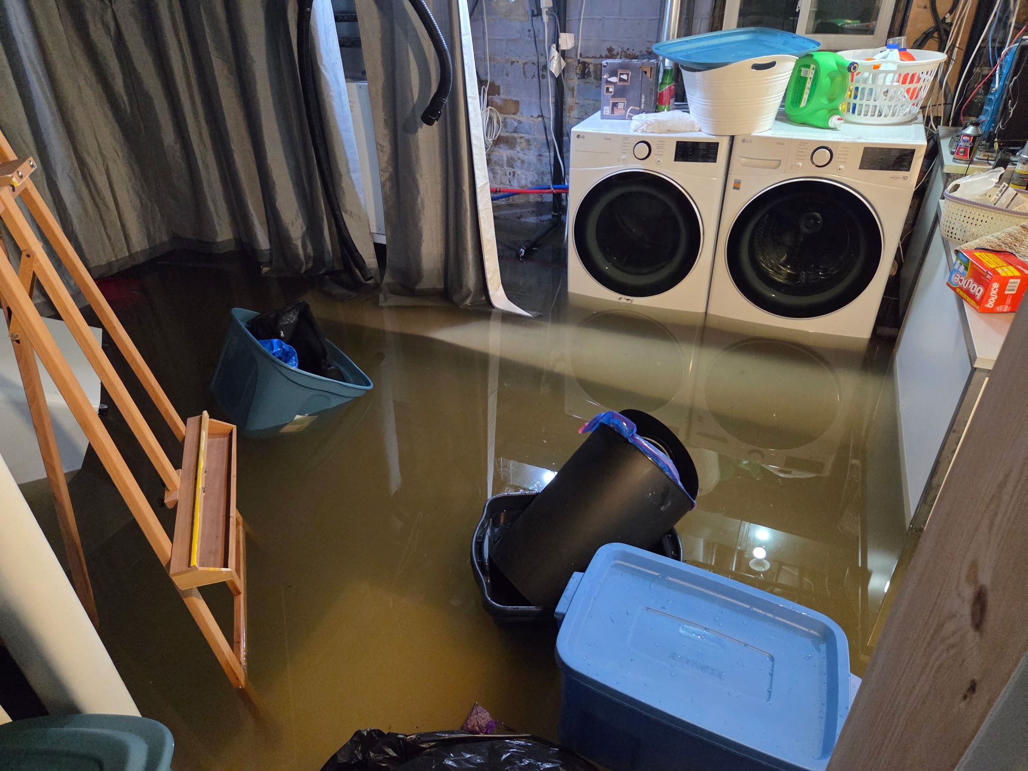 多伦多滨海社区居民质疑雨水滞留池管理导致频繁洪涝 市政府回应系统正常运行（配图1）