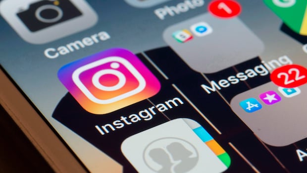 元轴功能允许标记 Instagram 用户以生成他们的 AI 图像