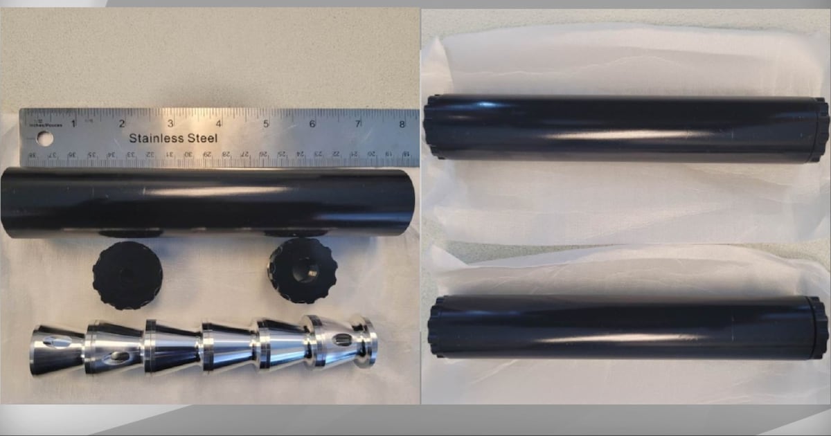 多伦多警方一警员涉走私枪械消声器被控，海关查获违禁品