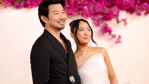 漫威华裔演员刘思慕在法国完婚，甜蜜生活引关注
