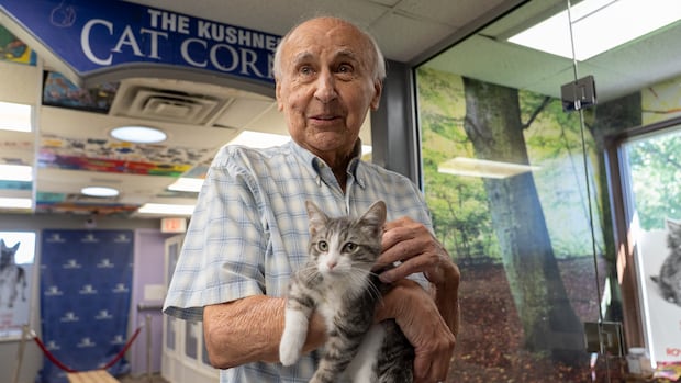 加拿大最长任市议员乔·库什纳退休，奉献近50年华丽篇章