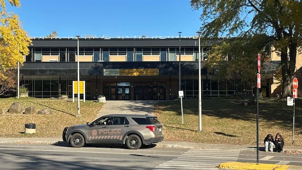 魁北克圣杰罗姆高中爆发骚乱，78名学生被停课（配图1）