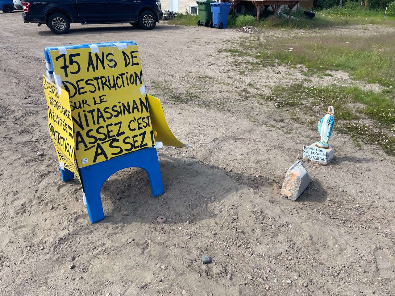 A sign in Pessamit