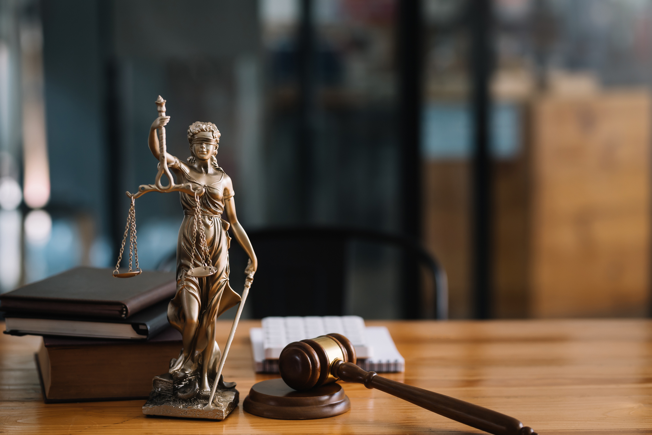 布兰普顿前律师涉嫌430万诈骗案被控，警方持续调查
