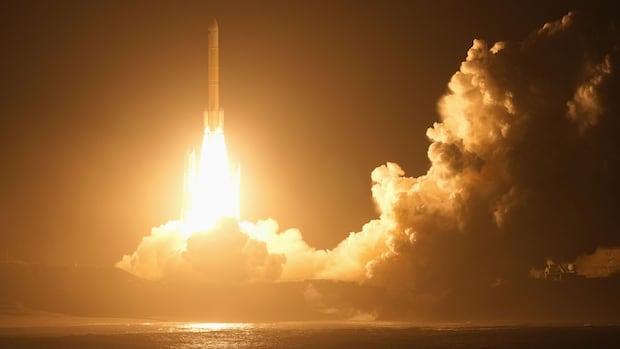 日本首次探测火星卫星福波斯，计划采样带回地球