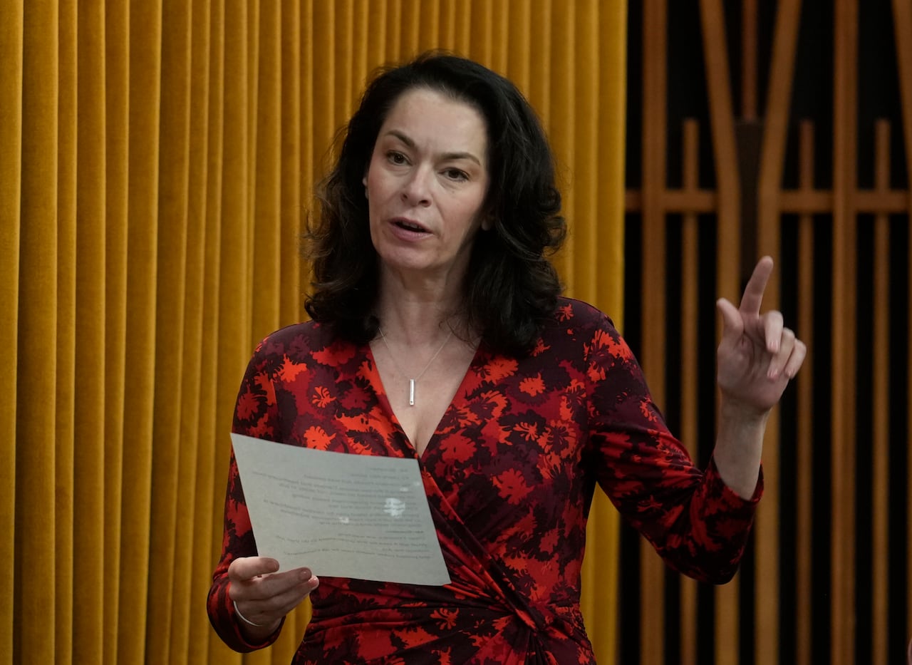 加拿大新民主党议员Heather McPherson在议会讲话