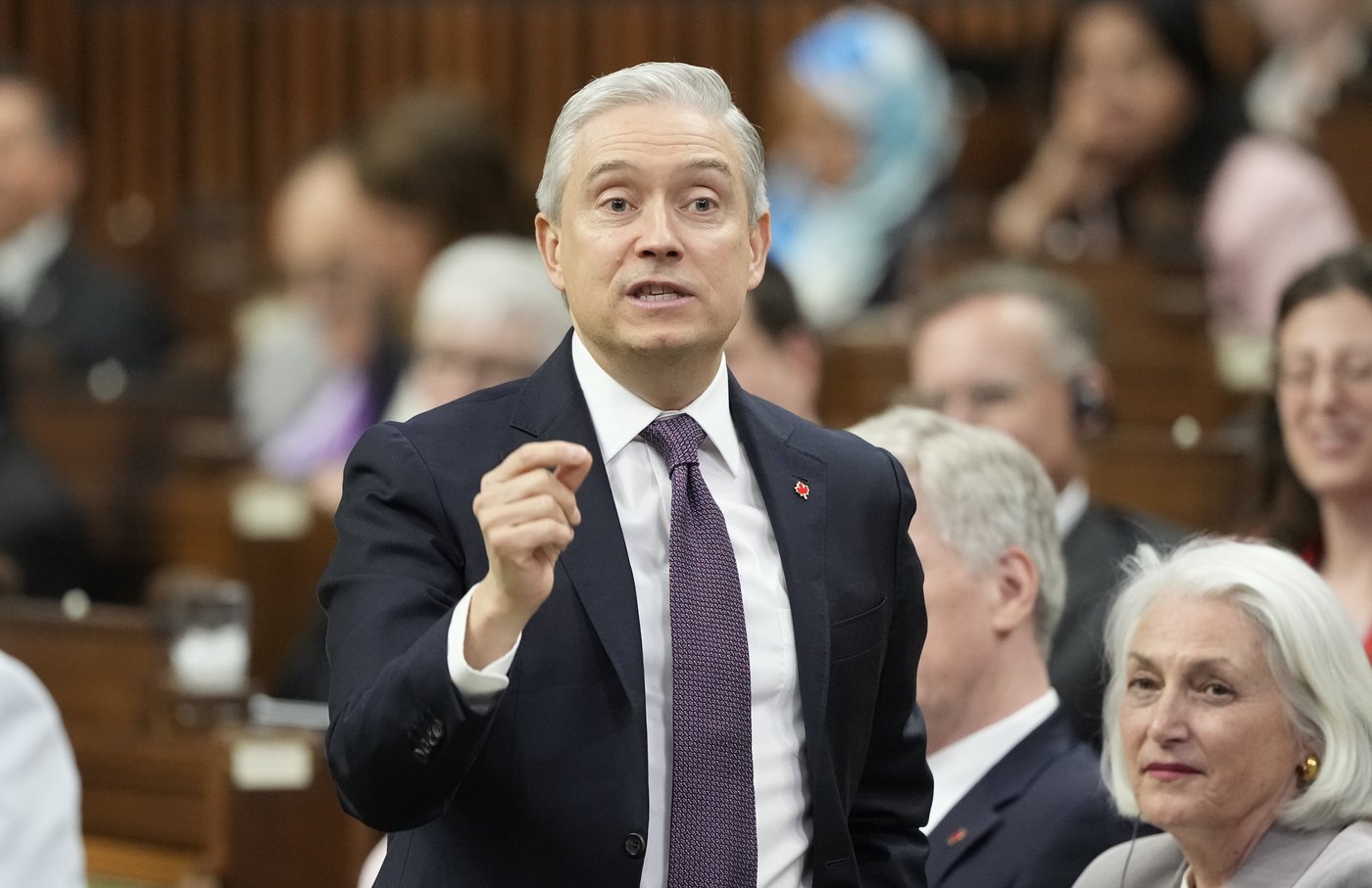 自由党将于11月5日公布2026年联邦预算，关注基础设施投资及经济挑战