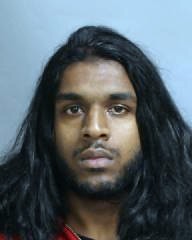 多伦多士嘉堡议员家中车辆遭纵火 一嫌犯被捕警方继续追查（配图1）