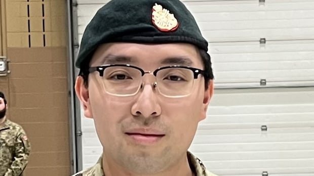 艾德蒙顿纪念26岁华裔军士王摩根，中央怀念仪式体现中西文化交融