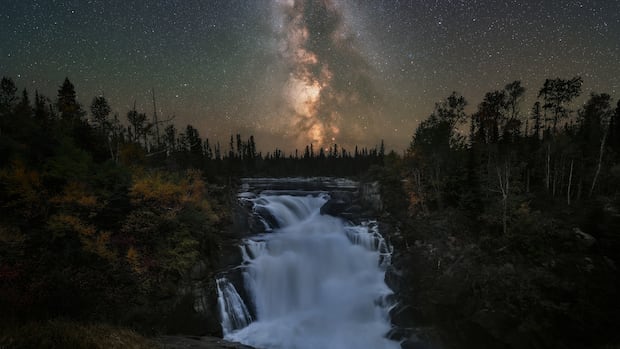 最新科学发现：银河系在近120亿年前吞并一小型矮星系（配图2）