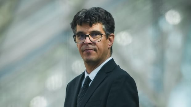 前UBC教授涉嫌性侵案引发诽谤诉讼，案情复杂令人关注