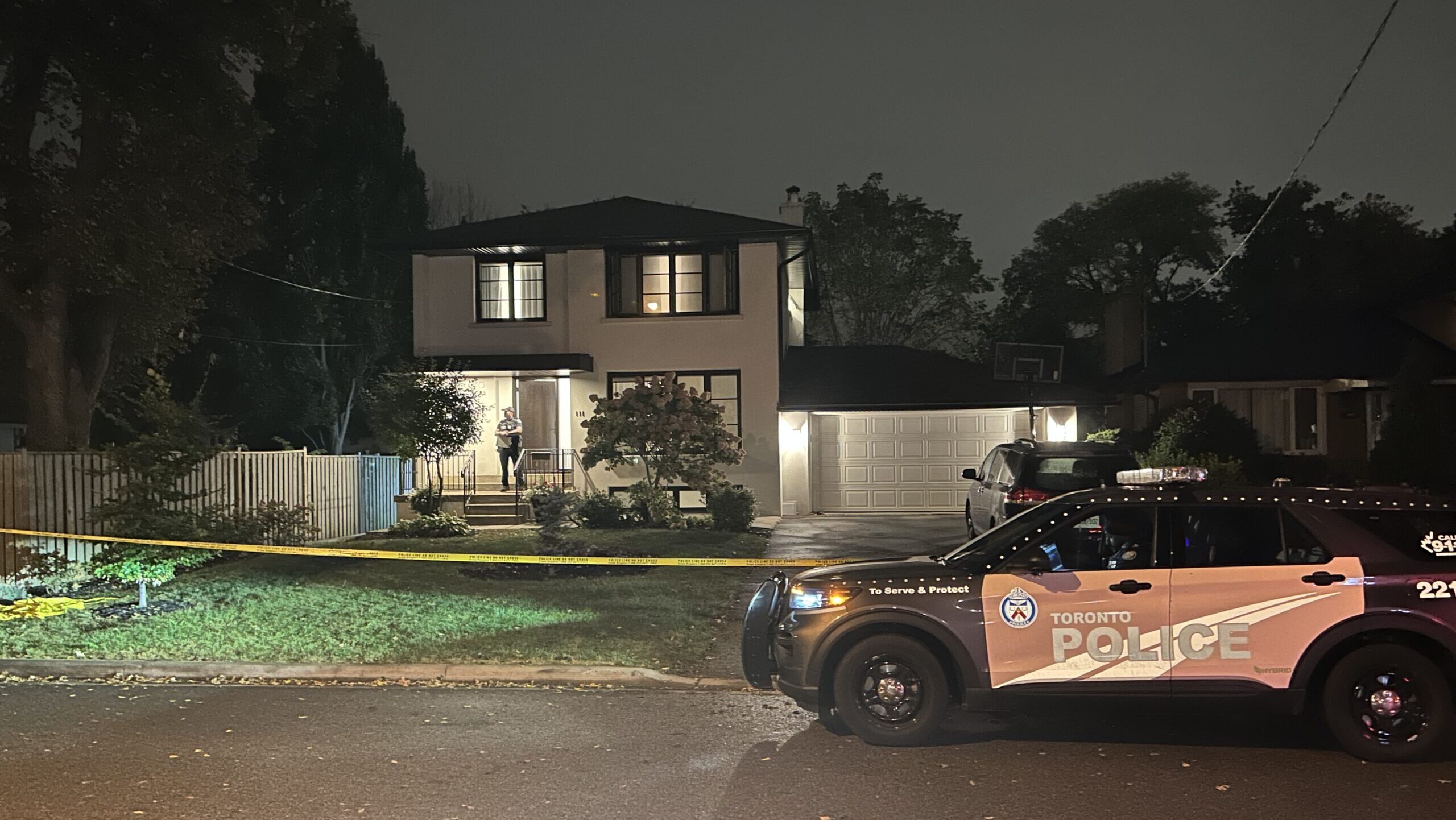怡陶碧谷 (Etobicoke) 家中发现一名枪伤男子