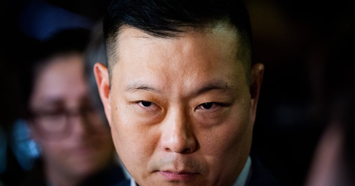 前安省内阁部长因报销丑闻辞职后获提升 引发公众质疑