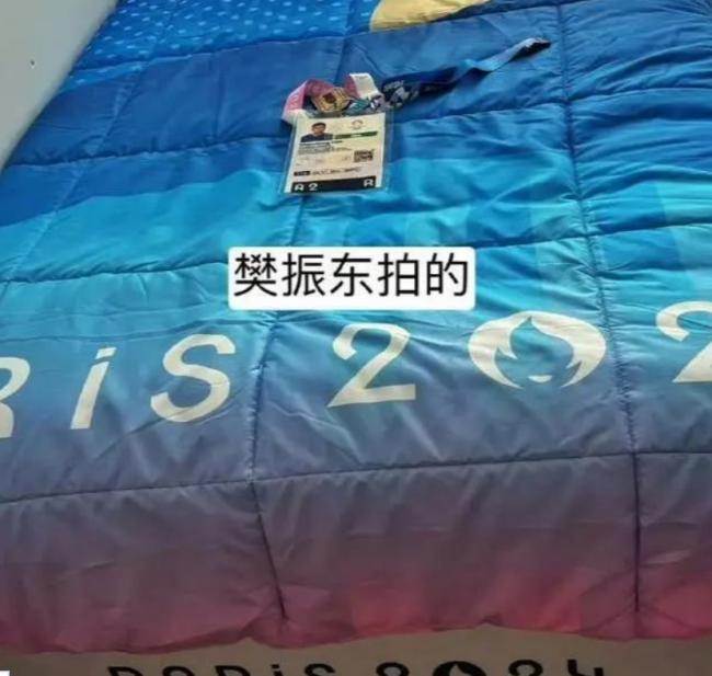 中国乒乓球选手爆改纸板床 小单间秒变大床房