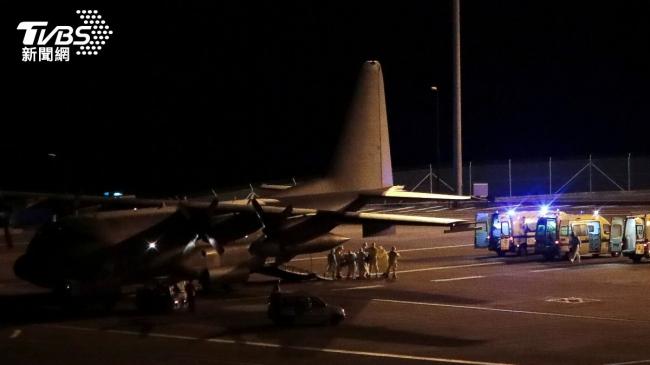 养伤？躲战火？　他乘私人飞机逃离沙特