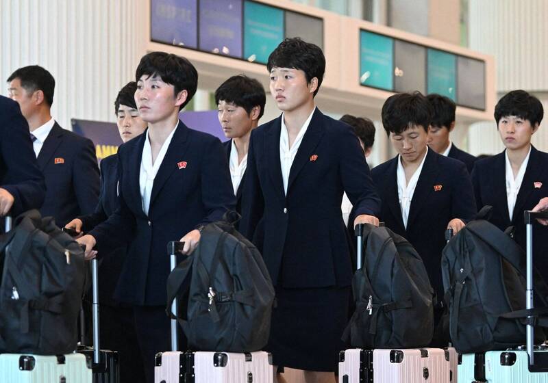 朝鲜女足亚洲杯夺冠 韩国人的热情惨遭无视