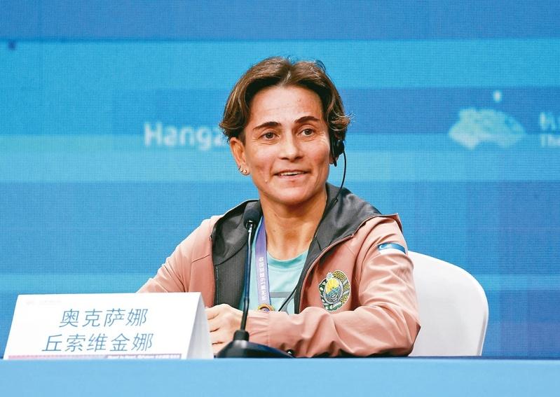 50岁“体操妈妈”不言退 再战2028奥运