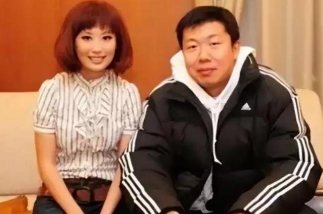 他一婚娶大3岁司令女儿  二婚娶小13岁娇妻