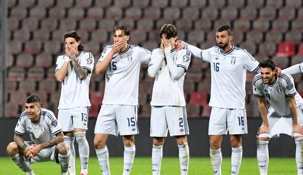 中国2-0意大利！蓝衣军团到底怎么了？